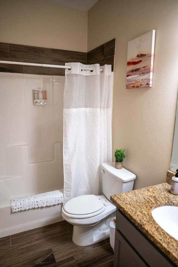 Fabulous King Size Bed In A Gated Neighborhood! Apartment Edinburg Exterior photo
